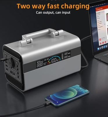 110V / 220V ইনপুট আউটপুট 600wh পোর্টেবল পাওয়ার স্টেশন সোলার এবং লাইট 4w